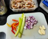 Foto langkah ke 1 dari resep 210. Tumis Udang Bawang.