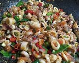Foto langkah ke 7 dari resep Cumi Asin Pedas ala Emak Dewi.