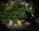 Foto langkah ke 4 dari resep Bayam Kuah Tahu Telur.