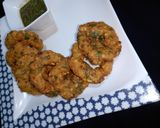 A picture of step 7 of Moong Daal Pakory.
