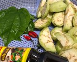 Hình bước làm 1 của món Cà Tím Xào Lá Lốt Chay