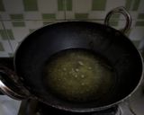 A picture of step 4 of Aloo Lachha Namkeen.
