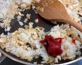 A picture of step 2 of Japanese Egg Wrapped Tomato Chicken Rice (Omu Rice).