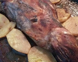 Foto del paso 14 de la receta: Paletilla de cordero con salsa de vino, manzana y pera