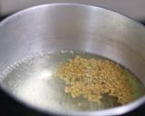 A picture of step 2 of Fenugreek detox water.