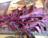 A picture of step 1 of LAAL SAAG / BHAJI.