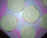 A picture of step 4 of Pizza disc sandwich.