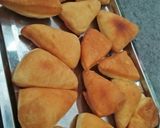 Foto langkah ke 5 dari resep Donat Pizza.