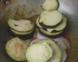 A picture of step 2 of Kashmiri khatte baingan.