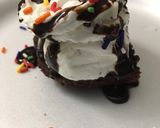 A picture of step 3 of Brownie Sundae.