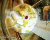 A picture of step 2 of Applegrape Yoghurt Smoothie.