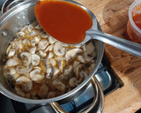 Foto del paso 2 de la receta: Sopa de champiñones con fideos y huevo