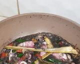 Foto langkah ke 2 dari resep Cumi tumis hitam.