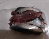 Foto langkah ke 1 dari resep Lemuru Panir Tanpa Tulang.