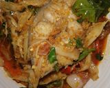 รูปขั้นตอนการทำที่ 6 ของ ผัดเผ็ดปลาช่อนหน้อไม้ส้ม
