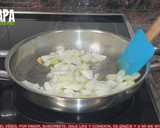 Foto del paso 3 de la receta: Bonito en salsa de pimientos del piquillo