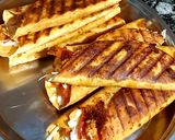 A picture of step 4 of Cheesy chicken tortillas.