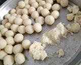 A picture of step 4 of Veg suji balls.