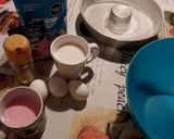 Foto del paso 1 de la receta: Bizcochuelo de yogurt de frutilla 🍓 🤤