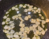Foto del paso 1 de la receta: Solomillo de cerdo al ajillo con puré de patata aromatizado con tomillo y pimentón