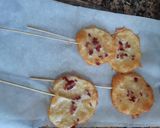 Foto del paso 5 de la receta Piruletas de queso con virutas de jamón