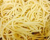 A picture of step 2 of Veg.Hakka noodles.