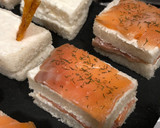 Foto del paso 1 de la receta: Canapés de salmón y surimi
