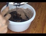 Foto langkah ke 4 dari resep Brownies kukus mirip banget brownies AMANDA.