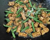 Foto langkah ke 7 dari resep Tumis Tempe dan Kacang Panjang Bumbu Kecap.