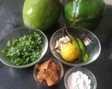 A picture of step 1 of Raw papaya salad.