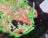 A picture of step 2 of Vegeies and corn Hakka Noodles.