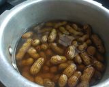 गरमागरम वाफवलेल्या भुईमुगाच्या शेंगा (boiled peanuts recipe in marathi) रेसिपी स्टेप 4 फोटो 