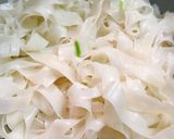Hình bước làm 2 của món Bánh đa trộn (Phở khô trộn)