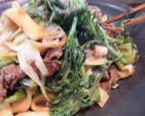 A picture of step 5 of Yaki Udon with Kishimen Noodles and Chrysanthemum Greens.