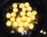 A picture of step 9 of Milk balls (gullisuwa).