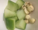 Hình bước làm 1 của món Cháo ức gà hạt sen bí xanh