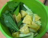 Foto langkah ke 1 dari resep Jus Sehat Sawi timun nenas.
