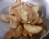 A picture of step 3 of Onion upma.