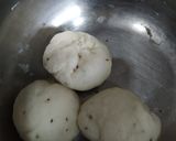 A picture of step 3 of Aloo Samosa.