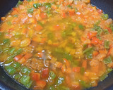 Foto del paso 2 de la receta: Contramuslos de pollo con pimientos rojos y verdes