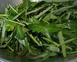 Foto langkah ke 2 dari resep Kangkung Terasi Pedas.