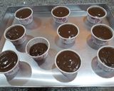 Foto langkah ke 3 dari resep Cup Cake Strawberry Chocolate chips.
