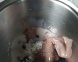 A picture of step 3 of Oreo chocolate shake.