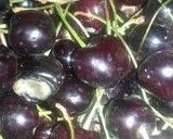 A picture of step 3 of Cherry smoothy.