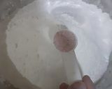 A picture of step 1 of Donuts bowl.
