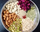 A picture of step 1 of Thandai.
