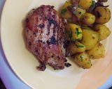 A picture of step 3 of Pan grilled chicken with garlic potatoes.