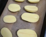 Une image de l'étape 1 de Pomme de terre chorizo mozza gratinée.