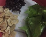 Foto langkah ke 1 dari resep Tumis Jamur Kuping dengan Bakso & Daun So/Daun Melinjo.