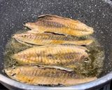 Foto langkah ke 1 dari resep Nasi Bakar Tongkol Suwir Kemangi Pedas.